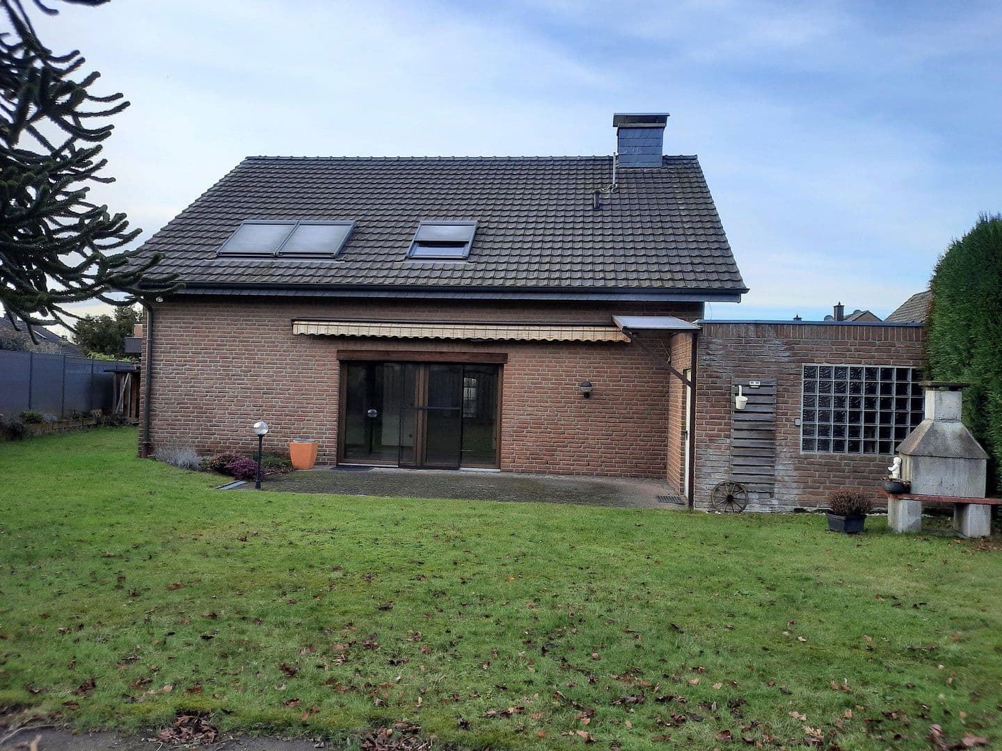 Predaj domu 155 m², pozemek 525 m², Nettetal, Severné Porýnie - Westfálsko Predaj domu 155 m², pozemek 525 m², Nettetal, Severné Porýnie - Westfálsko