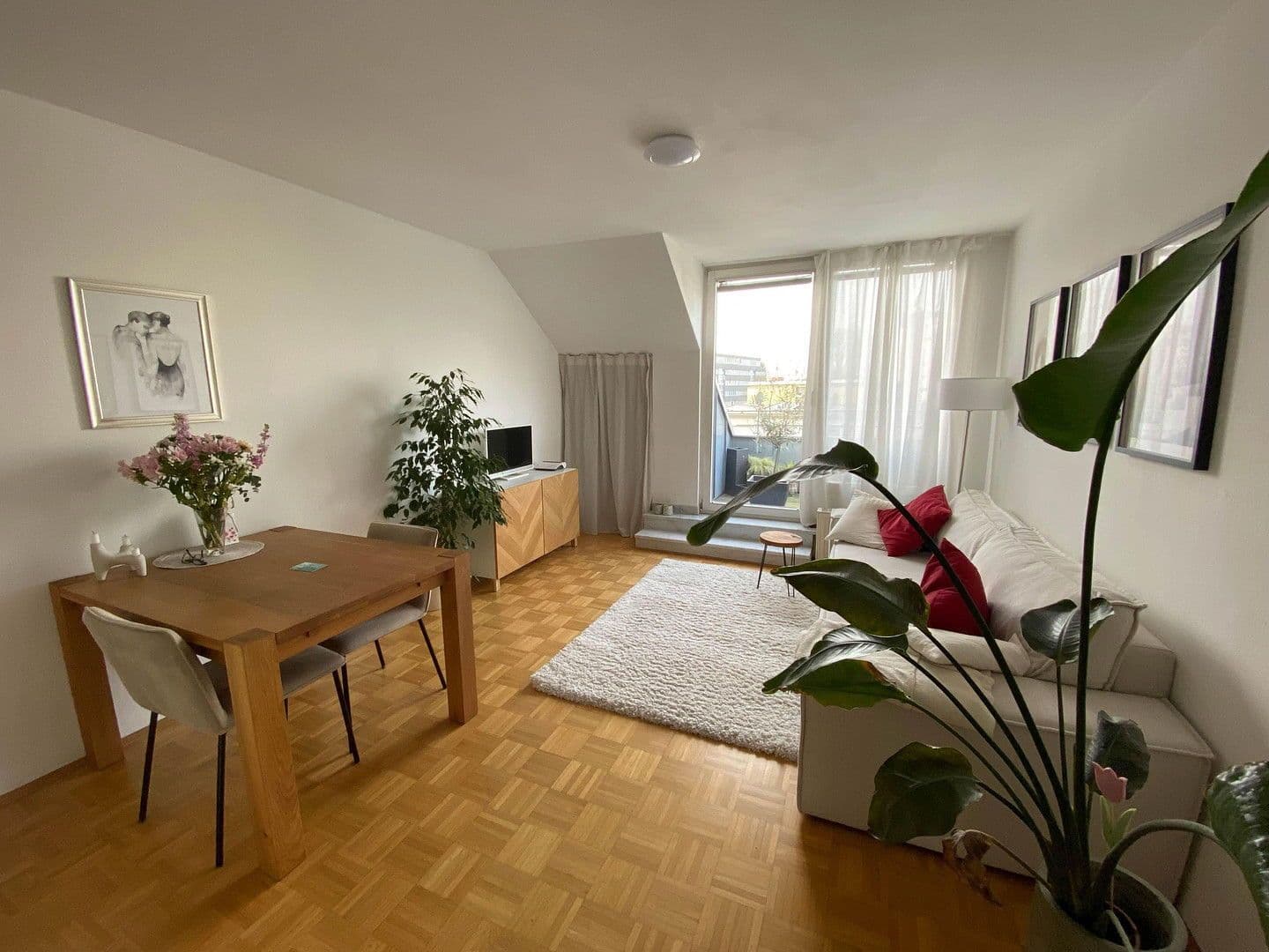 Prenájom bytu 2-izbový 56 m², Köln Weiß, Severné Porýnie - Westfálsko Prenájom bytu 2-izbový 56 m², Köln Weiß, Severné Porýnie - Westfálsko