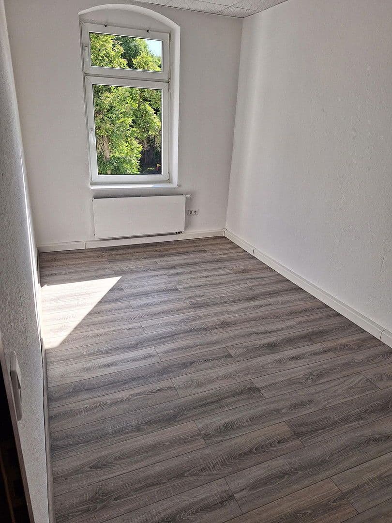 Prenájom bytu 3-izbový 80 m², Kreisigstraße 40, Zwickau, Sasko Prenájom bytu 3-izbový 80 m², Kreisigstraße 40, Zwickau, Sasko