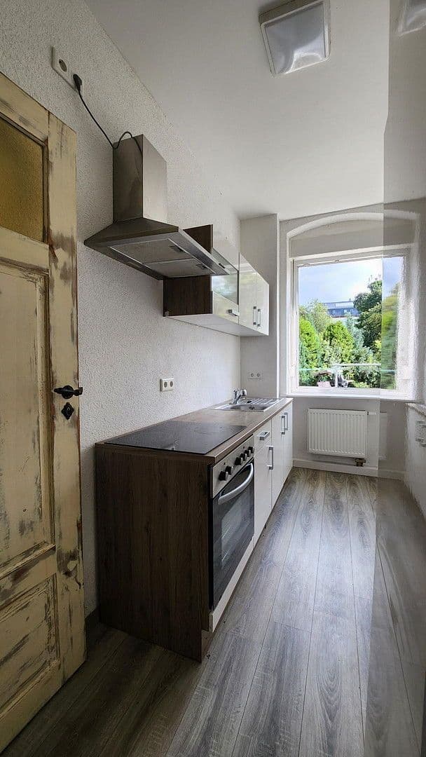 Prenájom bytu 3-izbový 80 m², Kreisigstraße 40, Zwickau, Sasko Prenájom bytu 3-izbový 80 m², Kreisigstraße 40, Zwickau, Sasko