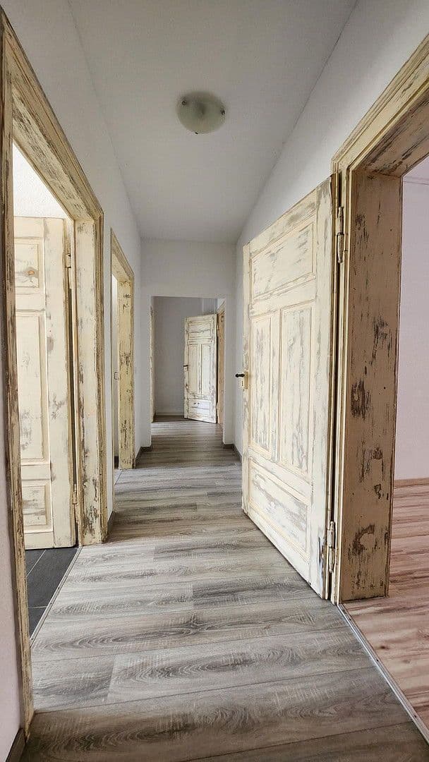 Prenájom bytu 3-izbový 80 m², Kreisigstraße 40, Zwickau, Sasko Prenájom bytu 3-izbový 80 m², Kreisigstraße 40, Zwickau, Sasko