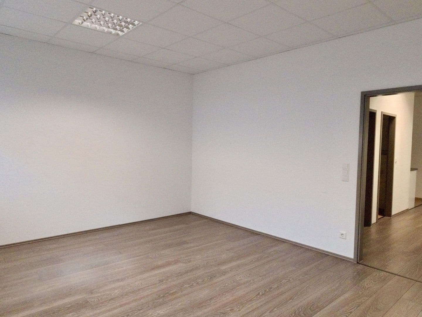 Prenájom kancelárie 104 m², Barbiergasse 6, Nürnberg, Bavorsko Prenájom kancelárie 104 m², Barbiergasse 6, Nürnberg, Bavorsko