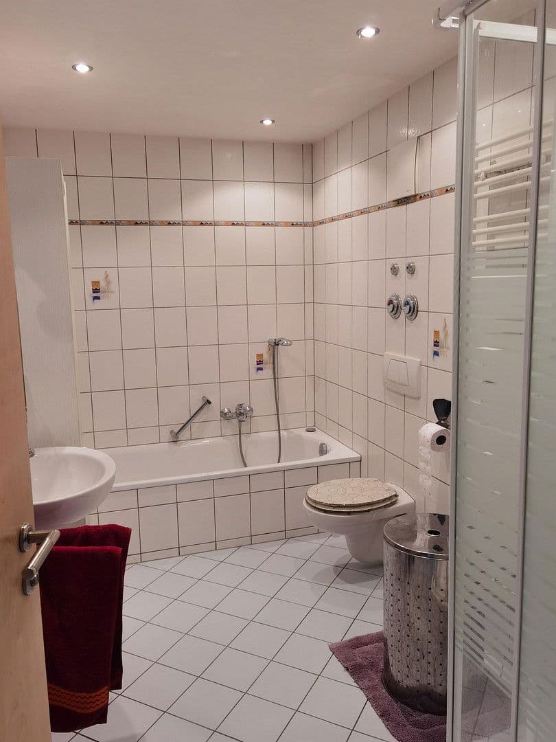 Prenájom bytu 4-izbový 120 m², Bahnhofstraße 10, Tuttlingen, Bádensko-Wurttembersko Prenájom bytu 4-izbový 120 m², Bahnhofstraße 10, Tuttlingen, Bádensko-Wurttembersko