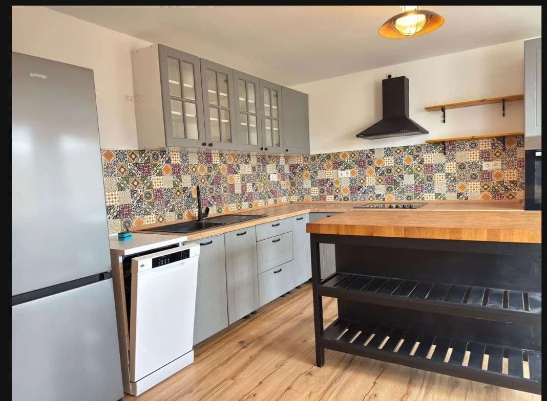 Prenájom bytu 4-izbový 120 m², Bahnhofstraße 10, Tuttlingen, Bádensko-Wurttembersko Prenájom bytu 4-izbový 120 m², Bahnhofstraße 10, Tuttlingen, Bádensko-Wurttembersko