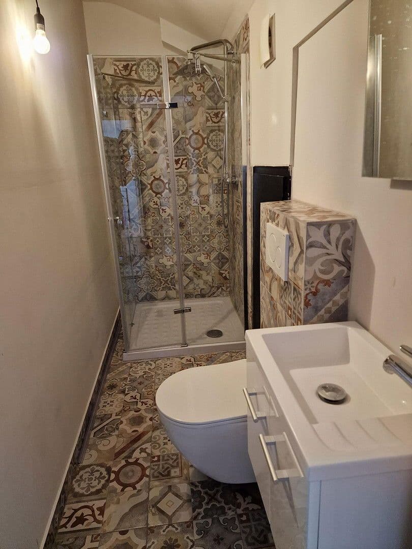 Prenájom bytu 4-izbový 120 m², Bahnhofstraße 10, Tuttlingen, Bádensko-Wurttembersko Prenájom bytu 4-izbový 120 m², Bahnhofstraße 10, Tuttlingen, Bádensko-Wurttembersko