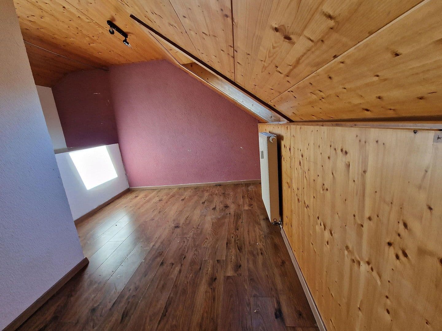 Prenájom bytu 4-izbový 120 m², Bahnhofstraße 10, Tuttlingen, Bádensko-Wurttembersko Prenájom bytu 4-izbový 120 m², Bahnhofstraße 10, Tuttlingen, Bádensko-Wurttembersko