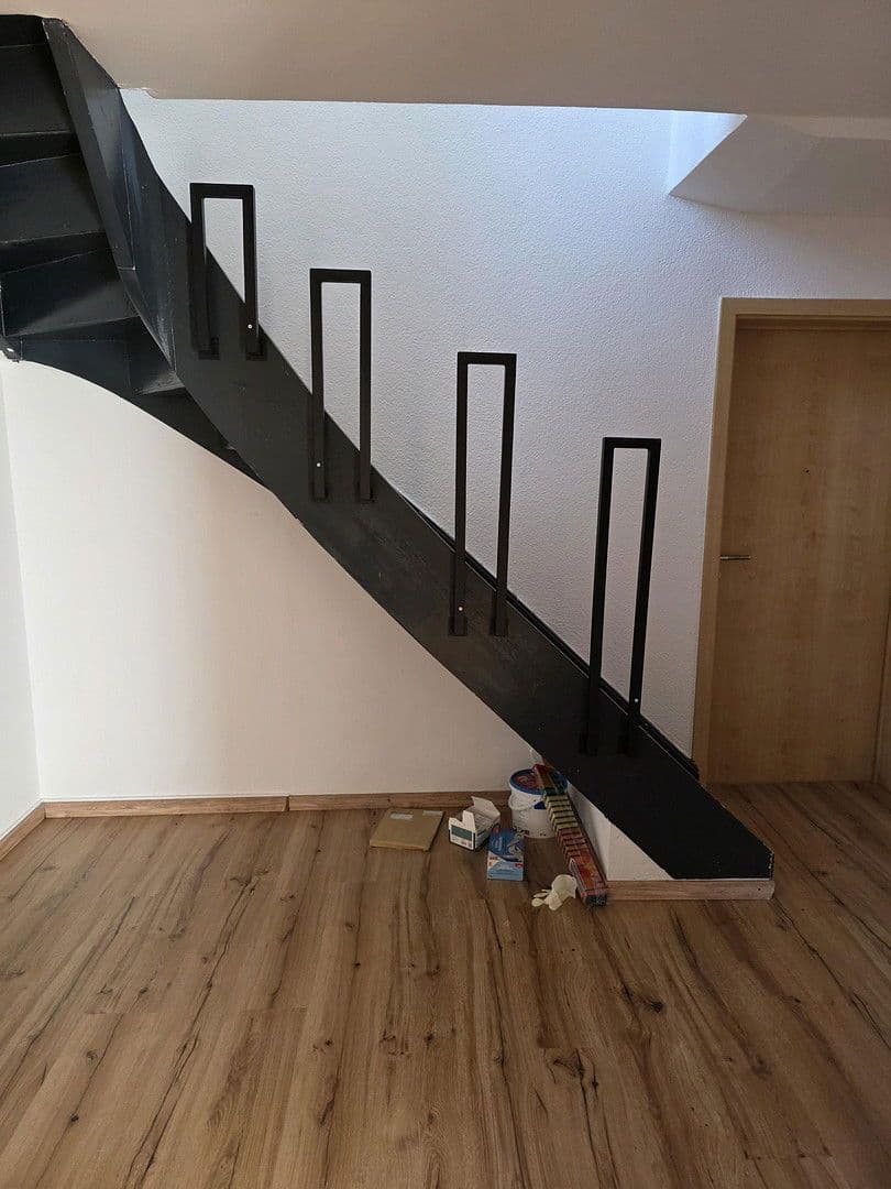 Prenájom bytu 4-izbový 120 m², Bahnhofstraße 10, Tuttlingen, Bádensko-Wurttembersko Prenájom bytu 4-izbový 120 m², Bahnhofstraße 10, Tuttlingen, Bádensko-Wurttembersko