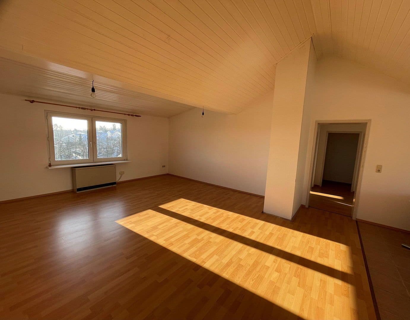 Prenájom bytu 4-izbový 158 m², Königstein im Taunus, Hesensko Prenájom bytu 4-izbový 158 m², Königstein im Taunus, Hesensko