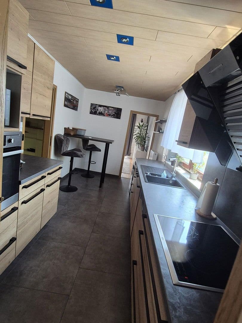 Predaj domu 183 m², pozemek 836 m², Adelsheim, Bádensko-Wurttembersko Predaj domu 183 m², pozemek 836 m², Adelsheim, Bádensko-Wurttembersko