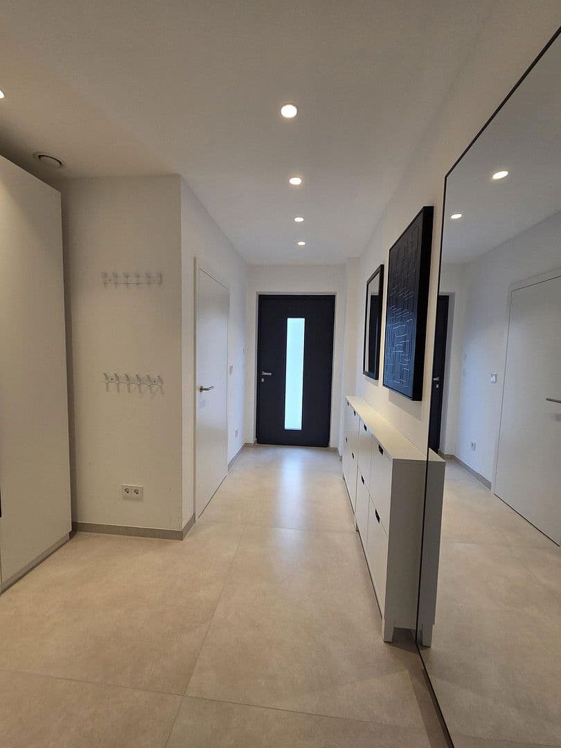 Predaj domu 185 m², pozemek 300 m², Rosenstr. 6a, Röthenbach an der Pegnitz, Bavorsko Predaj domu 185 m², pozemek 300 m², Rosenstr. 6a, Röthenbach an der Pegnitz, Bavorsko