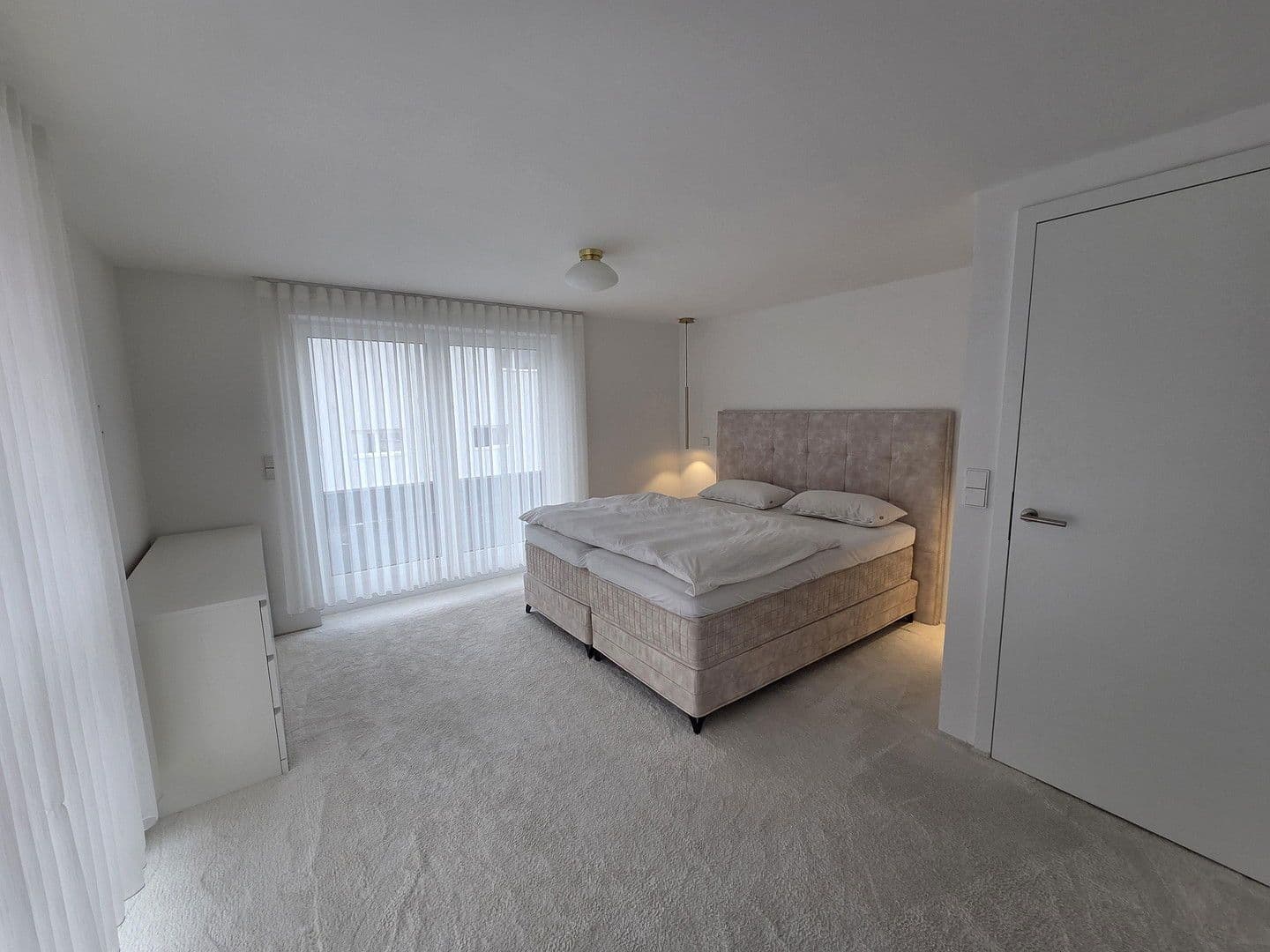 Predaj domu 185 m², pozemek 300 m², Rosenstr. 6a, Röthenbach an der Pegnitz, Bavorsko Predaj domu 185 m², pozemek 300 m², Rosenstr. 6a, Röthenbach an der Pegnitz, Bavorsko