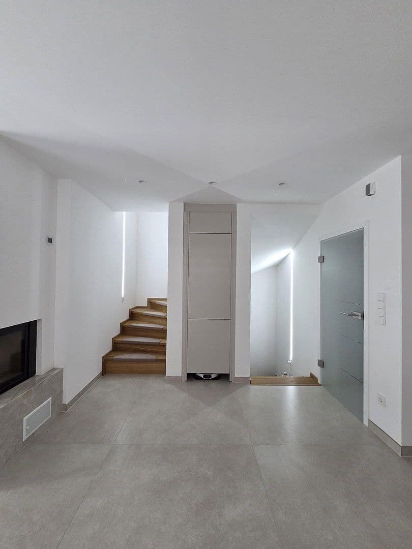 Predaj domu 185 m², pozemek 300 m², Rosenstr. 6a, Röthenbach an der Pegnitz, Bavorsko Predaj domu 185 m², pozemek 300 m², Rosenstr. 6a, Röthenbach an der Pegnitz, Bavorsko