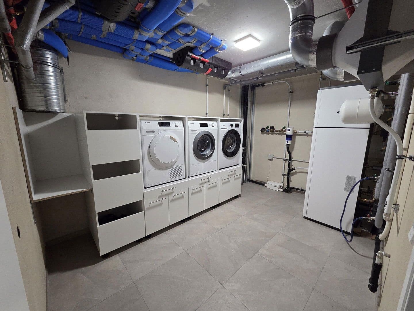 Predaj domu 185 m², pozemek 300 m², Rosenstr. 6a, Röthenbach an der Pegnitz, Bavorsko Predaj domu 185 m², pozemek 300 m², Rosenstr. 6a, Röthenbach an der Pegnitz, Bavorsko