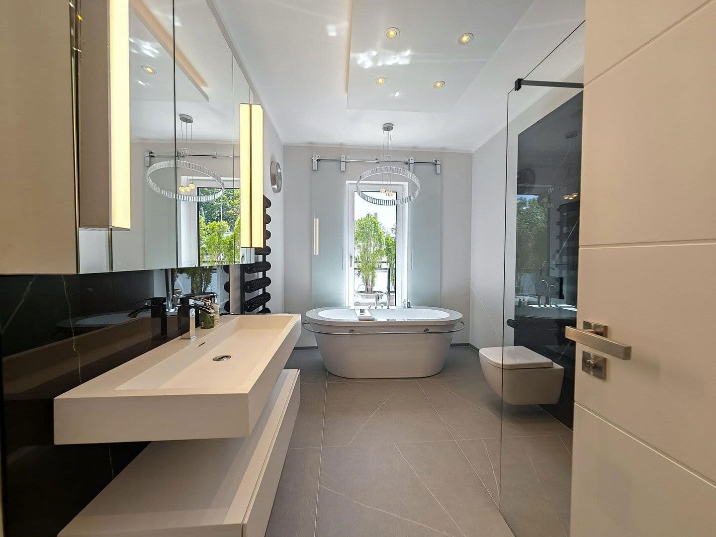 Predaj bytu 4-izbový 162 m², München, Bavorsko Predaj bytu 4-izbový 162 m², München, Bavorsko