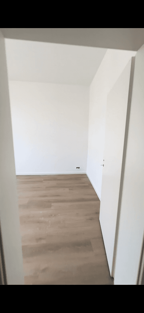 Prenájom bytu 5-izbový 127 m², Clausewitzstr. 31, Wuppertal, Severné Porýnie - Westfálsko Prenájom bytu 5-izbový 127 m², Clausewitzstr. 31, Wuppertal, Severné Porýnie - Westfálsko