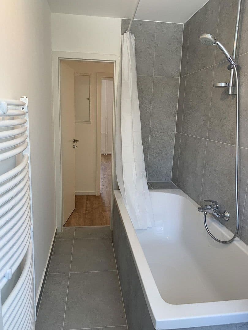 Prenájom bytu 3-izbový 70 m², Heinrich-Seliger-Straße 24, Frankfurt, Hesensko Prenájom bytu 3-izbový 70 m², Heinrich-Seliger-Straße 24, Frankfurt, Hesensko