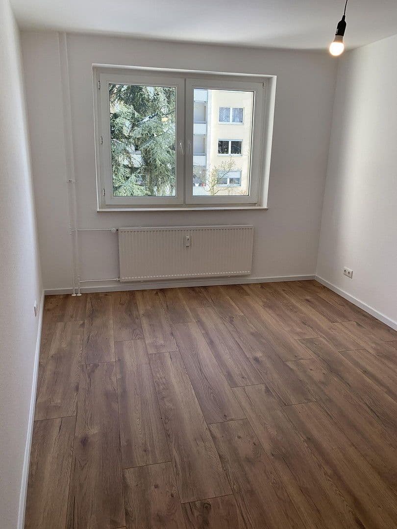 Prenájom bytu 3-izbový 70 m², Heinrich-Seliger-Straße 24, Frankfurt, Hesensko Prenájom bytu 3-izbový 70 m², Heinrich-Seliger-Straße 24, Frankfurt, Hesensko