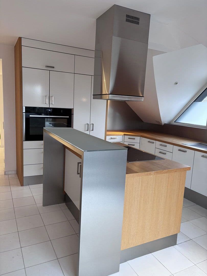 Prenájom bytu 2-izbový 150 m², Dortmund, Severné Porýnie - Westfálsko Prenájom bytu 2-izbový 150 m², Dortmund, Severné Porýnie - Westfálsko