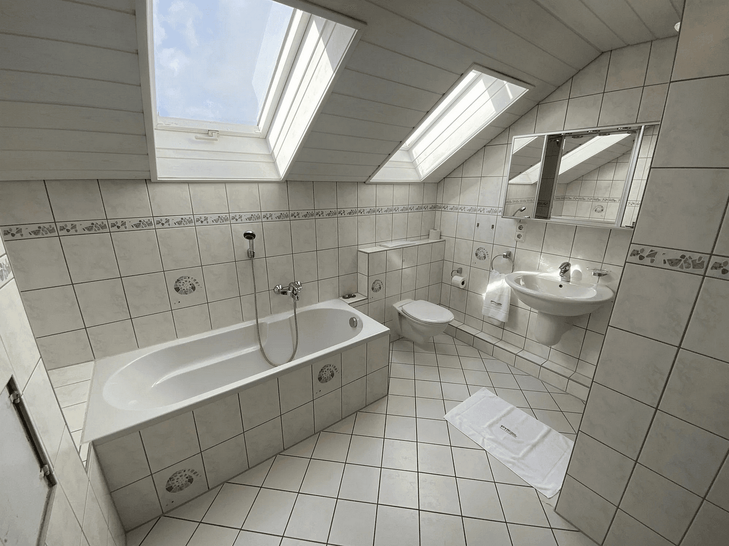 Prenájom bytu 2-izbový 61 m², Sindelfingen, Bádensko-Wurttembersko Prenájom bytu 2-izbový 61 m², Sindelfingen, Bádensko-Wurttembersko