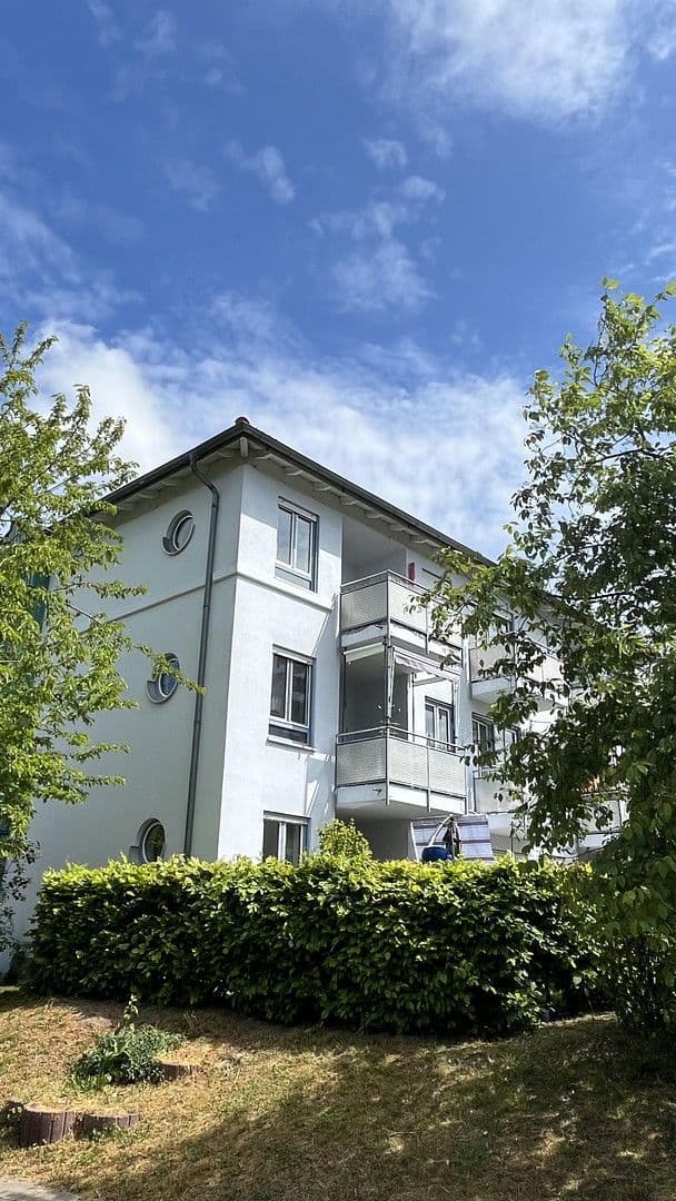 Prenájom bytu 3-izbový 72 m², Groß Kreutz (Havel), Brandenbursko Prenájom bytu 3-izbový 72 m², Groß Kreutz (Havel), Brandenbursko