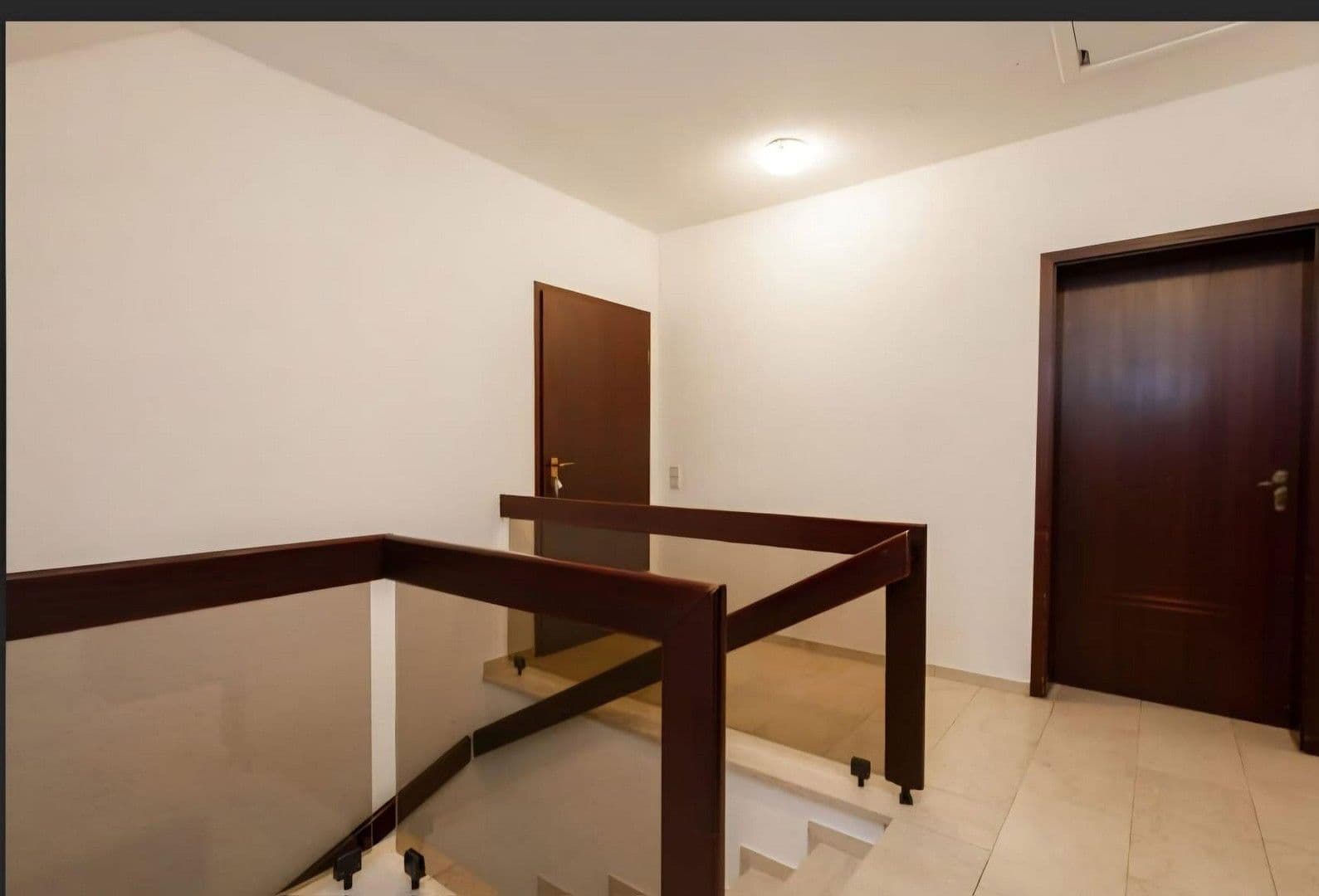 Prenájom bytu 4-izbový 135 m², Odenthal, Severné Porýnie - Westfálsko Prenájom bytu 4-izbový 135 m², Odenthal, Severné Porýnie - Westfálsko