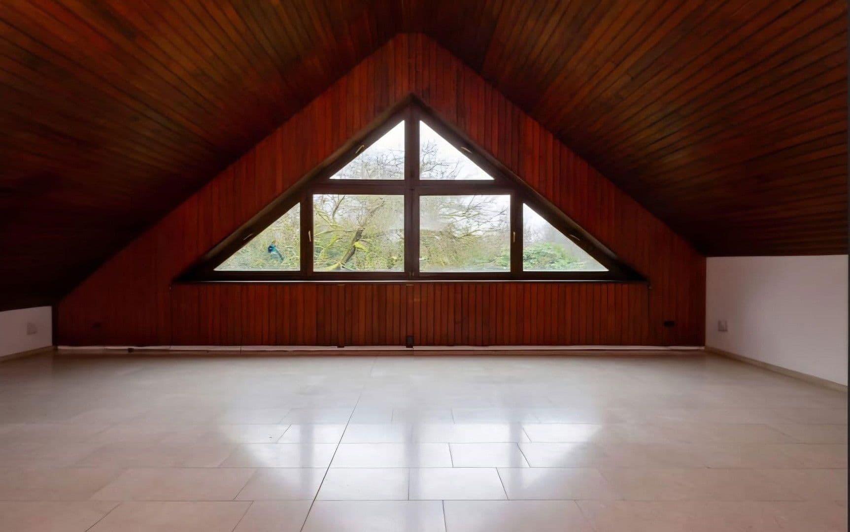 Prenájom bytu 4-izbový 135 m², Odenthal, Severné Porýnie - Westfálsko Prenájom bytu 4-izbový 135 m², Odenthal, Severné Porýnie - Westfálsko