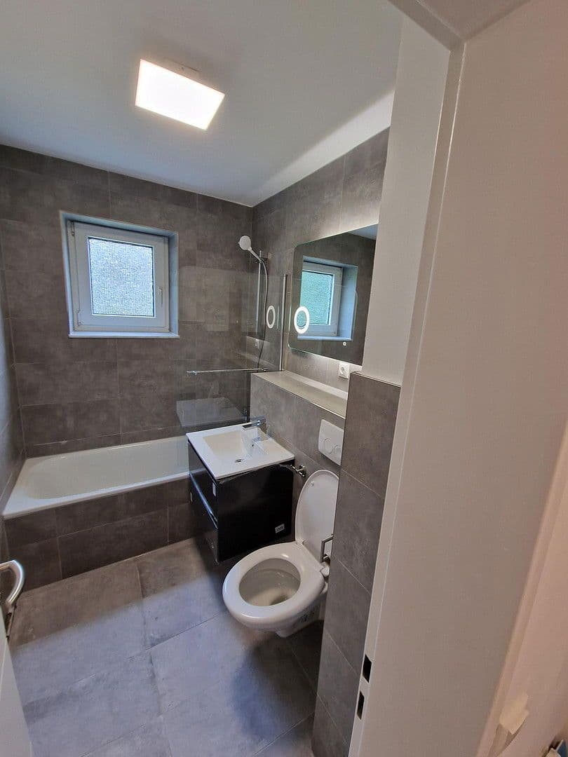 Prenájom bytu 2-izbový 63 m², Köln, Severné Porýnie - Westfálsko Prenájom bytu 2-izbový 63 m², Köln, Severné Porýnie - Westfálsko