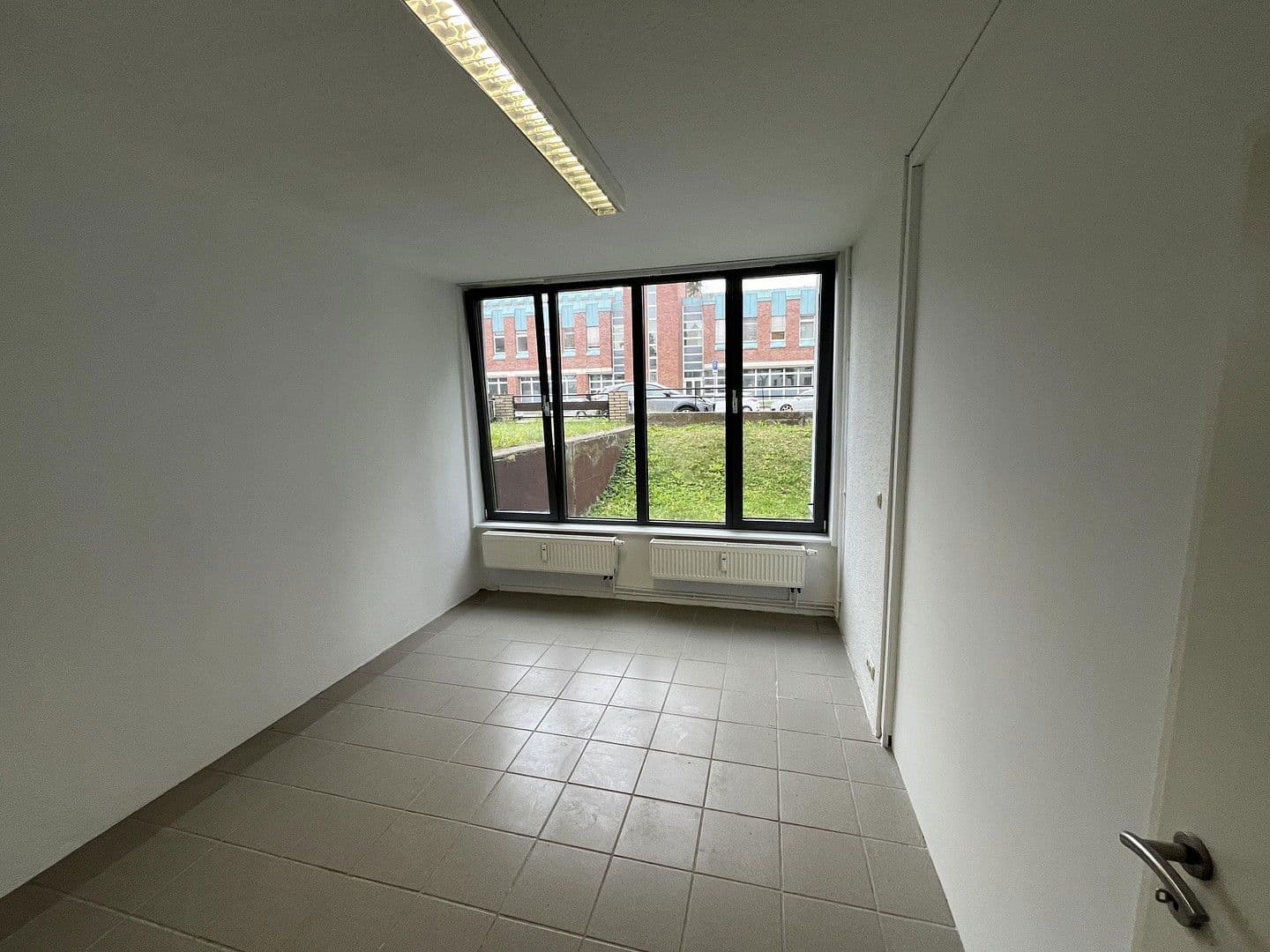Prenájom kancelárie 63 m², Fackenburger Allee 44, Lübeck, Šlezvicko-Holštajnsko Prenájom kancelárie 63 m², Fackenburger Allee 44, Lübeck, Šlezvicko-Holštajnsko