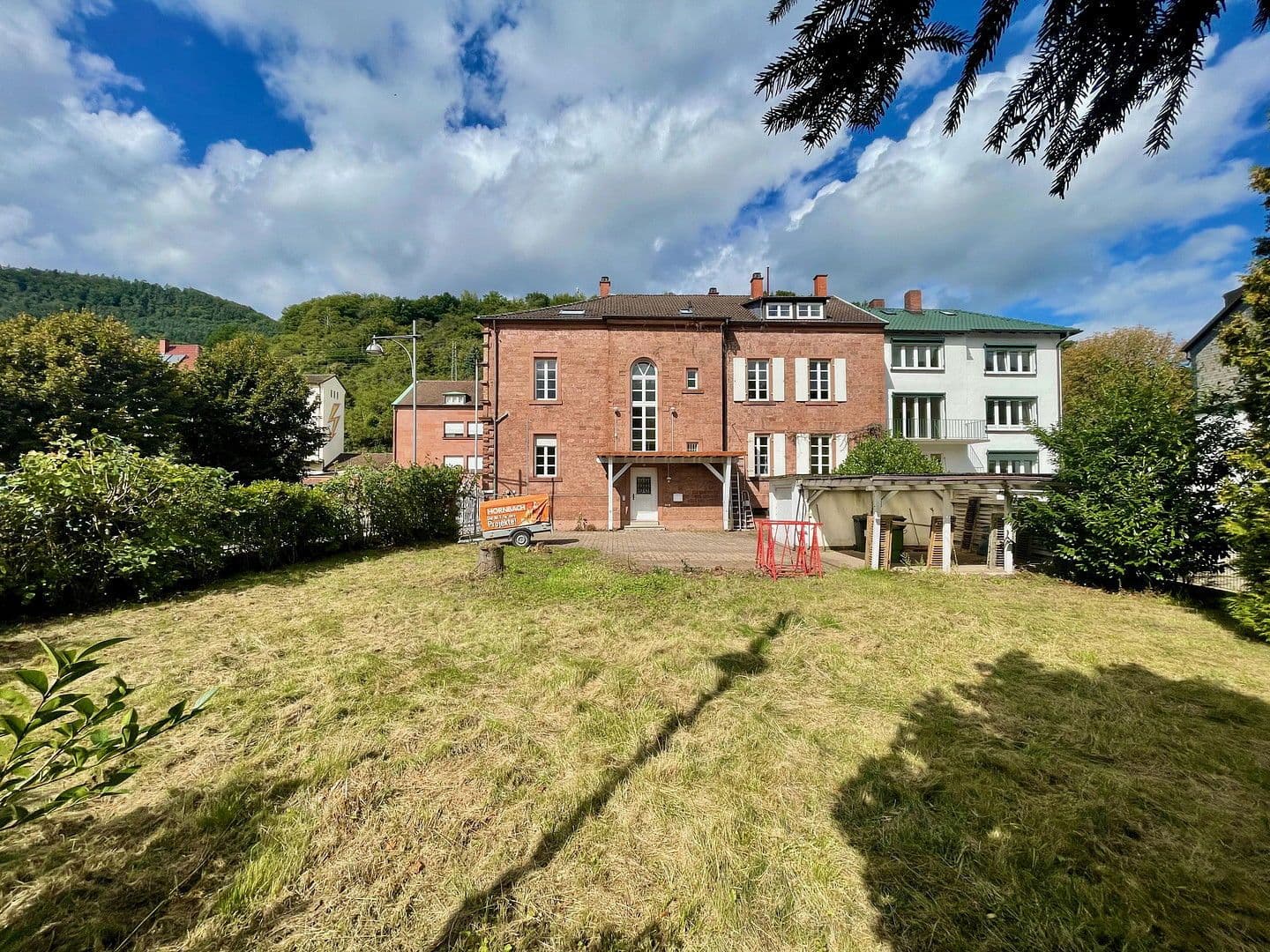 Prenájom bytu 6-izbový 154 m², Prof.-Nägle-Platz 2, Annweiler am Trifels, Porýnie-Falcko Prenájom bytu 6-izbový 154 m², Prof.-Nägle-Platz 2, Annweiler am Trifels, Porýnie-Falcko