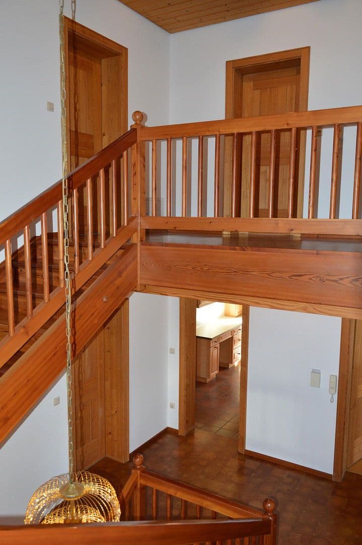 Predaj domu 217 m², pozemek 1.609 m², Gangkofen, Bavorsko Predaj domu 217 m², pozemek 1.609 m², Gangkofen, Bavorsko