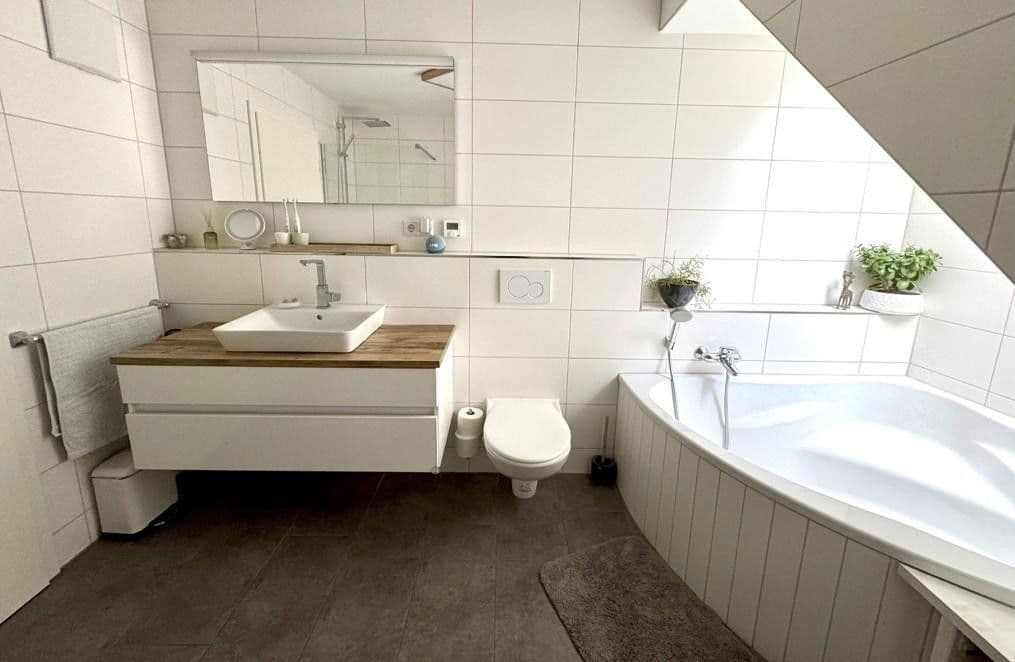 Predaj bytu 4-izbový 108 m², Asperg, Bádensko-Wurttembersko Predaj bytu 4-izbový 108 m², Asperg, Bádensko-Wurttembersko