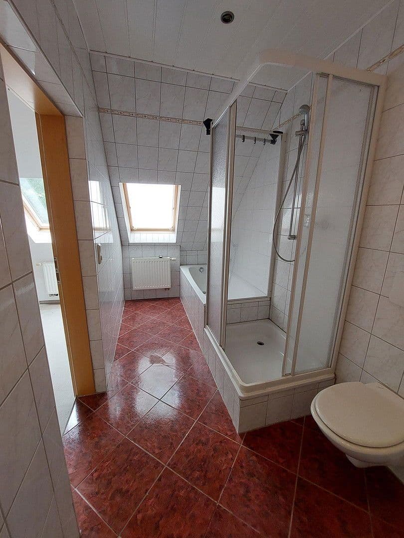 Predaj domu 155 m², pozemek 200 m², Stollberg/Erzgebirge, Sasko Predaj domu 155 m², pozemek 200 m², Stollberg/Erzgebirge, Sasko