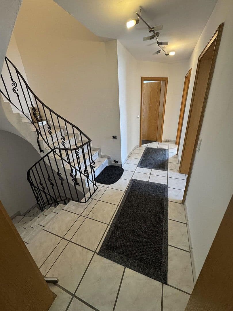 Predaj domu 198 m², pozemek 200 m², Oberstimm, Bavorsko Predaj domu 198 m², pozemek 200 m², Oberstimm, Bavorsko