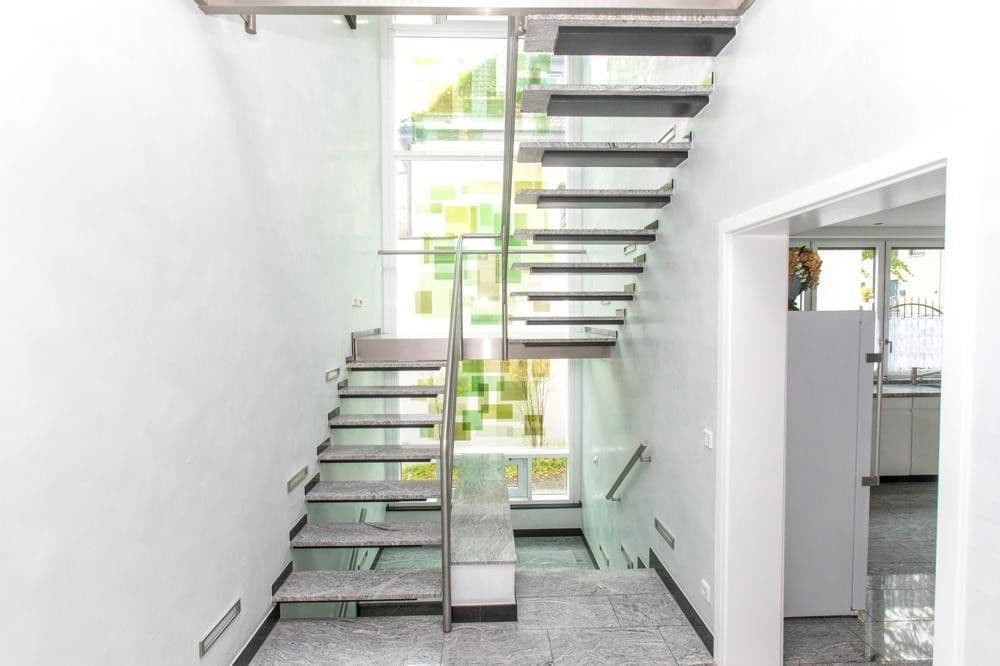 Predaj domu 698 m², pozemek 856 m², Düsseldorf, Severné Porýnie - Westfálsko Predaj domu 698 m², pozemek 856 m², Düsseldorf, Severné Porýnie - Westfálsko