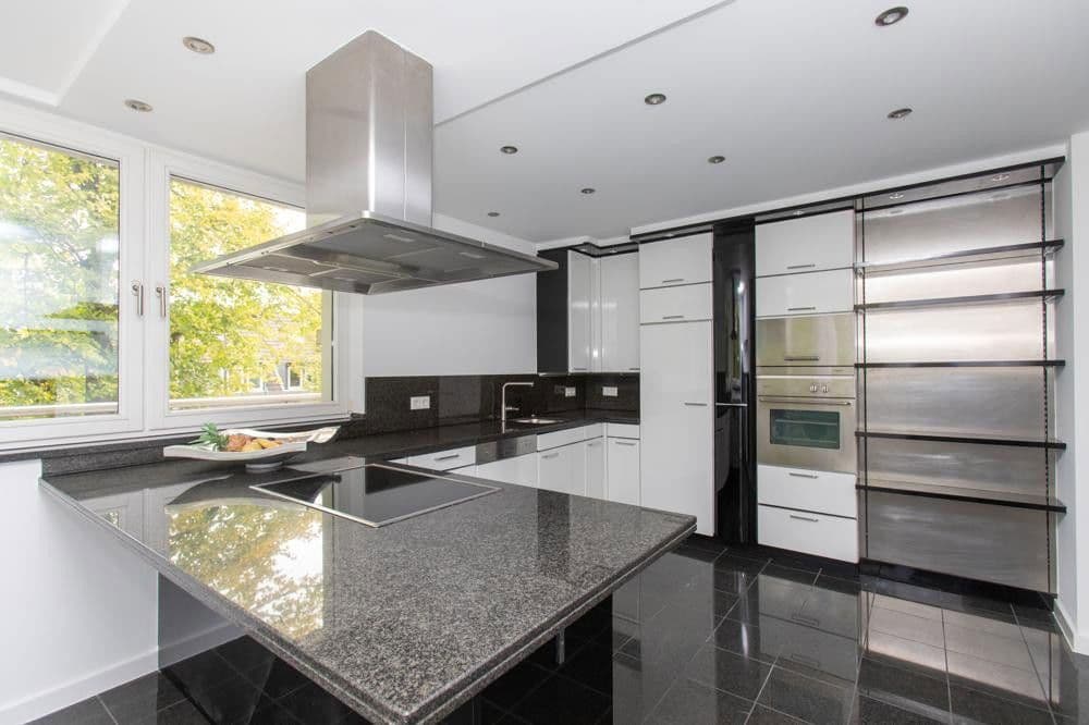 Predaj domu 698 m², pozemek 856 m², Düsseldorf, Severné Porýnie - Westfálsko Predaj domu 698 m², pozemek 856 m², Düsseldorf, Severné Porýnie - Westfálsko