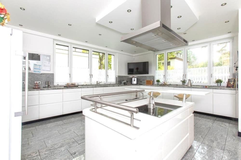 Predaj domu 698 m², pozemek 856 m², Düsseldorf, Severné Porýnie - Westfálsko Predaj domu 698 m², pozemek 856 m², Düsseldorf, Severné Porýnie - Westfálsko