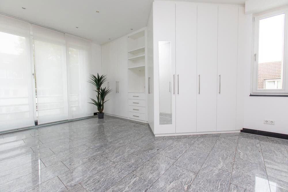 Predaj domu 698 m², pozemek 856 m², Düsseldorf, Severné Porýnie - Westfálsko Predaj domu 698 m², pozemek 856 m², Düsseldorf, Severné Porýnie - Westfálsko