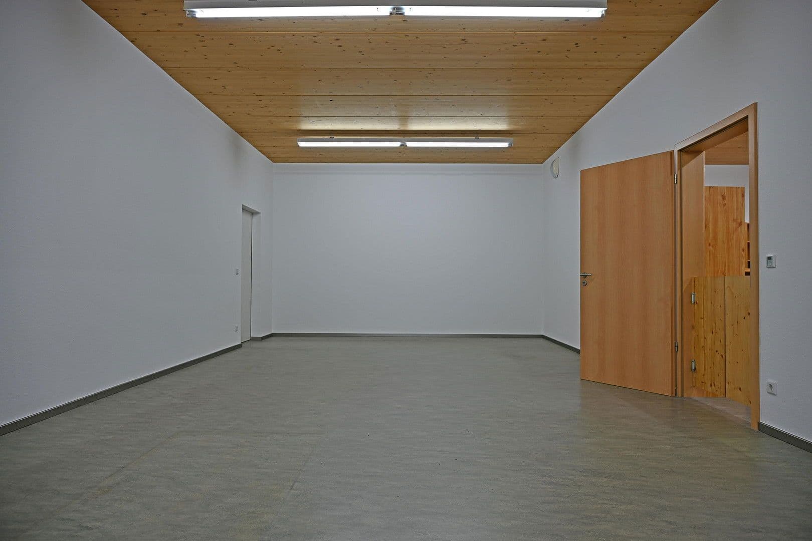 Predaj nebytového priestoru 5.000 m², Bad Säckingen, Bádensko-Wurttembersko Predaj nebytového priestoru 5.000 m², Bad Säckingen, Bádensko-Wurttembersko