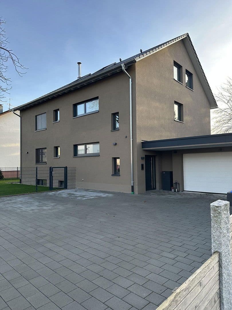 Prenájom bytu 3-izbový 95 m², Kapellenstr. 20, Bad Krozingen, Bádensko-Wurttembersko Prenájom bytu 3-izbový 95 m², Kapellenstr. 20, Bad Krozingen, Bádensko-Wurttembersko