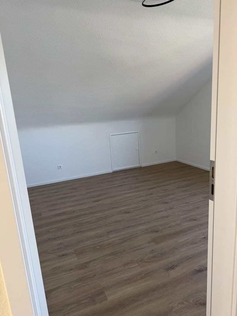 Prenájom bytu 3-izbový 95 m², Kapellenstr. 20, Bad Krozingen, Bádensko-Wurttembersko Prenájom bytu 3-izbový 95 m², Kapellenstr. 20, Bad Krozingen, Bádensko-Wurttembersko