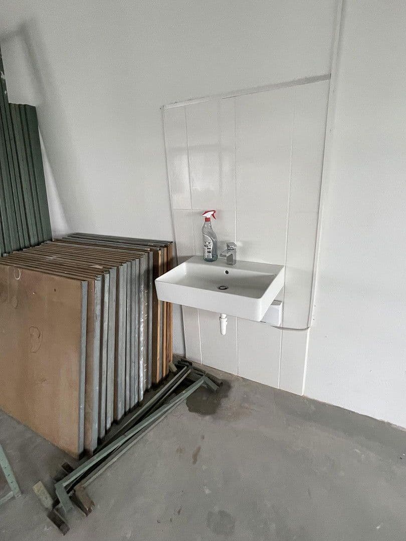 Prenájom nebytového priestoru 260 m², Ditzingen, Bádensko-Wurttembersko Prenájom nebytového priestoru 260 m², Ditzingen, Bádensko-Wurttembersko