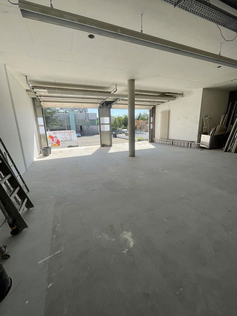 Prenájom nebytového priestoru 260 m², Ditzingen, Bádensko-Wurttembersko Prenájom nebytového priestoru 260 m², Ditzingen, Bádensko-Wurttembersko