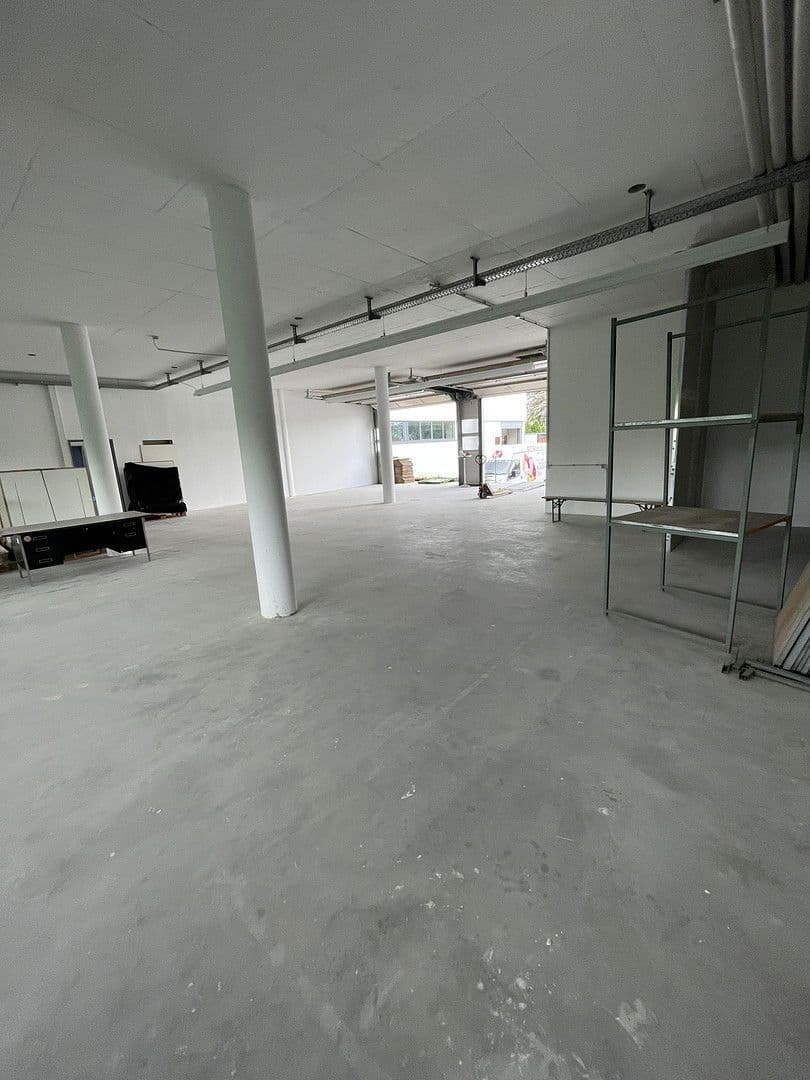 Prenájom nebytového priestoru 260 m², Ditzingen, Bádensko-Wurttembersko Prenájom nebytového priestoru 260 m², Ditzingen, Bádensko-Wurttembersko