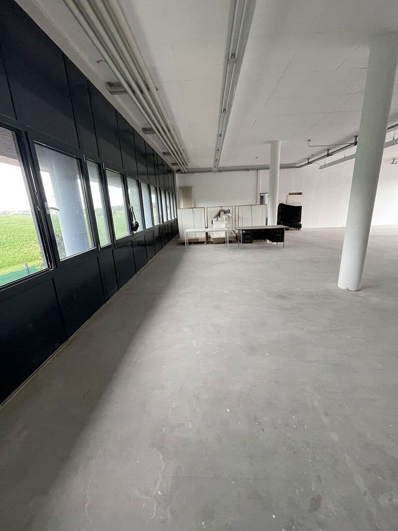 Prenájom nebytového priestoru 260 m², Ditzingen, Bádensko-Wurttembersko Prenájom nebytového priestoru 260 m², Ditzingen, Bádensko-Wurttembersko