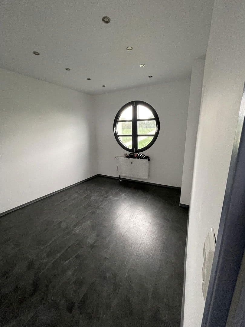 Prenájom nebytového priestoru 260 m², Ditzingen, Bádensko-Wurttembersko Prenájom nebytového priestoru 260 m², Ditzingen, Bádensko-Wurttembersko