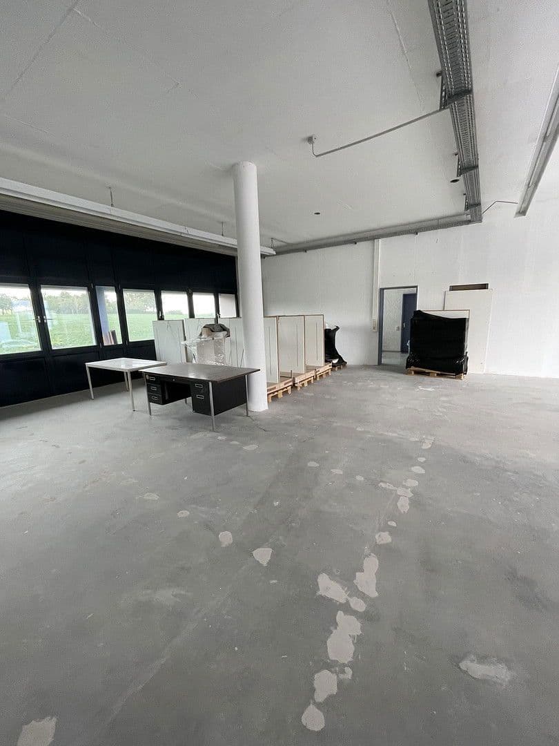 Prenájom nebytového priestoru 260 m², Ditzingen, Bádensko-Wurttembersko Prenájom nebytového priestoru 260 m², Ditzingen, Bádensko-Wurttembersko