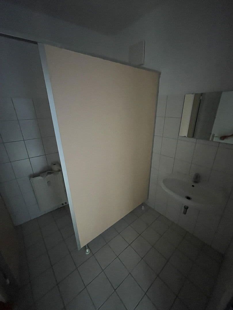 Prenájom nebytového priestoru 260 m², Ditzingen, Bádensko-Wurttembersko Prenájom nebytového priestoru 260 m², Ditzingen, Bádensko-Wurttembersko