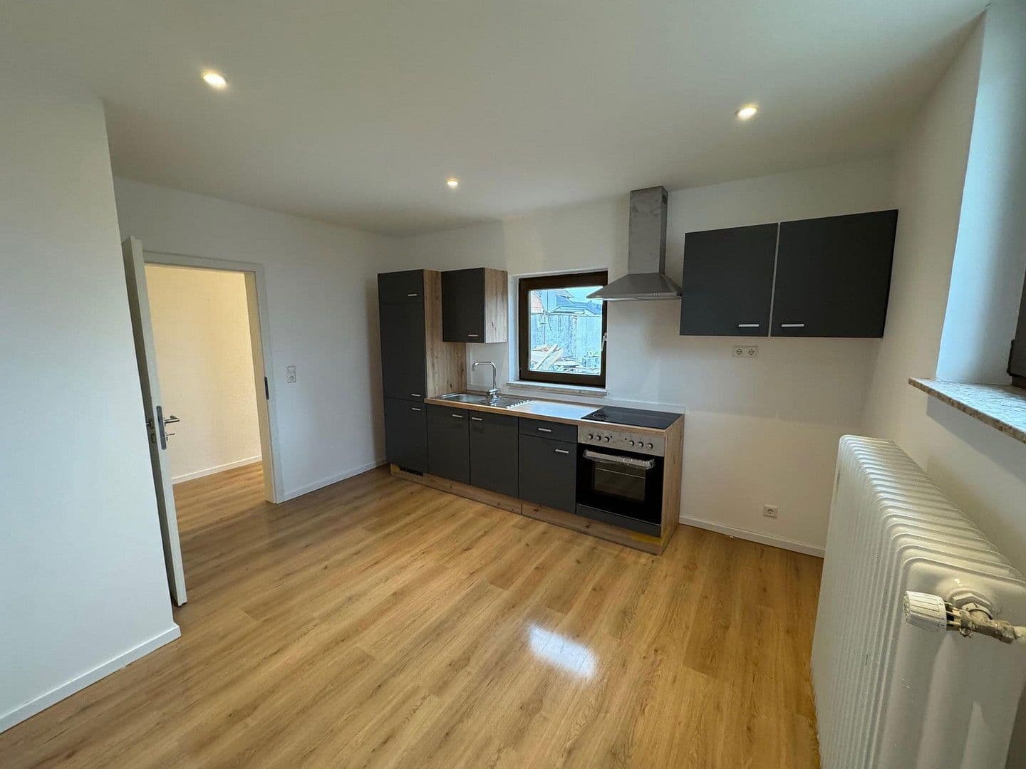 Prenájom bytu 2-izbový 68 m², Obere Hauptstrasse, Lustadt, Porýnie-Falcko Prenájom bytu 2-izbový 68 m², Obere Hauptstrasse, Lustadt, Porýnie-Falcko