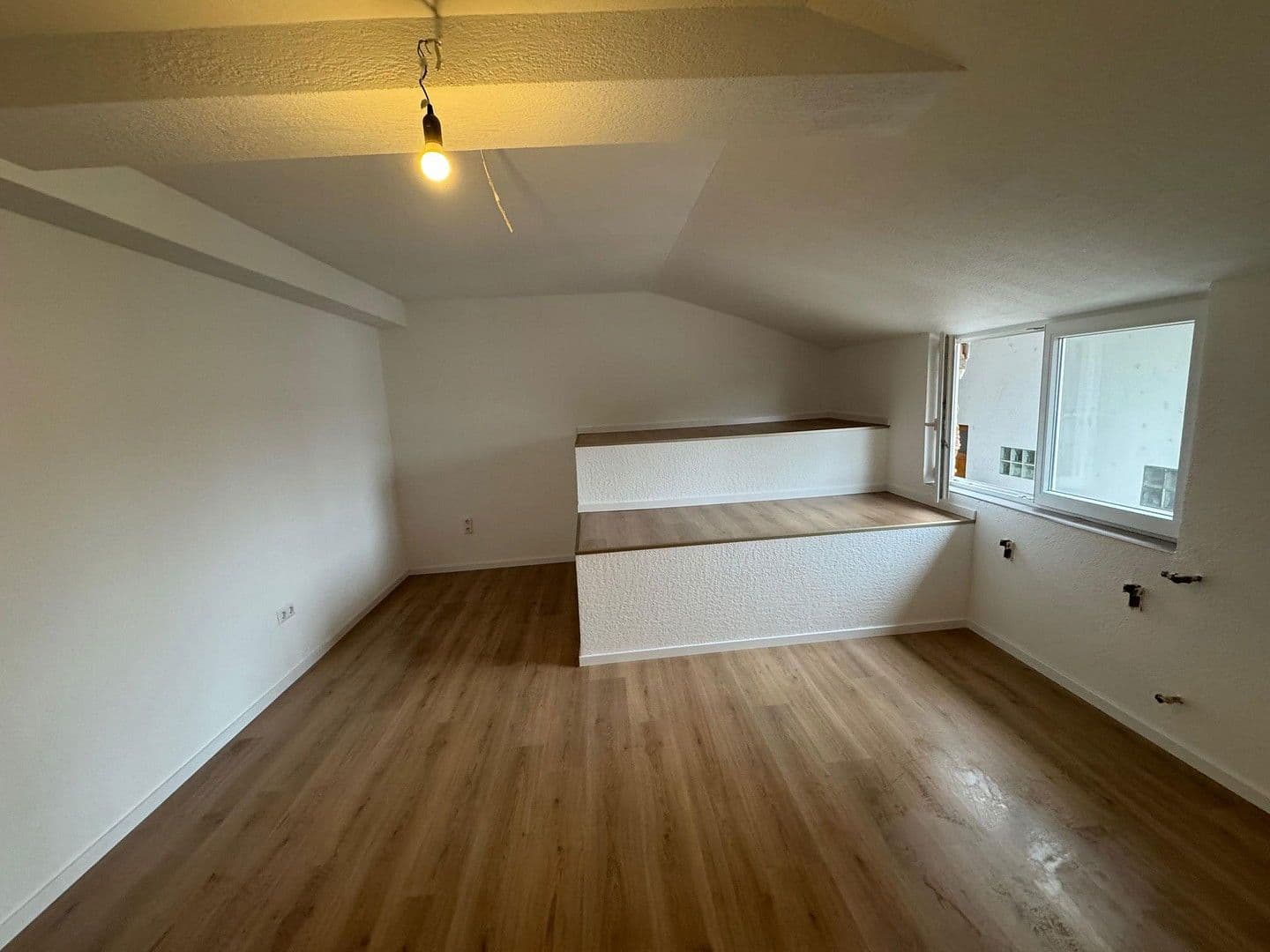 Prenájom bytu 2-izbový 68 m², Obere Hauptstrasse, Lustadt, Porýnie-Falcko Prenájom bytu 2-izbový 68 m², Obere Hauptstrasse, Lustadt, Porýnie-Falcko