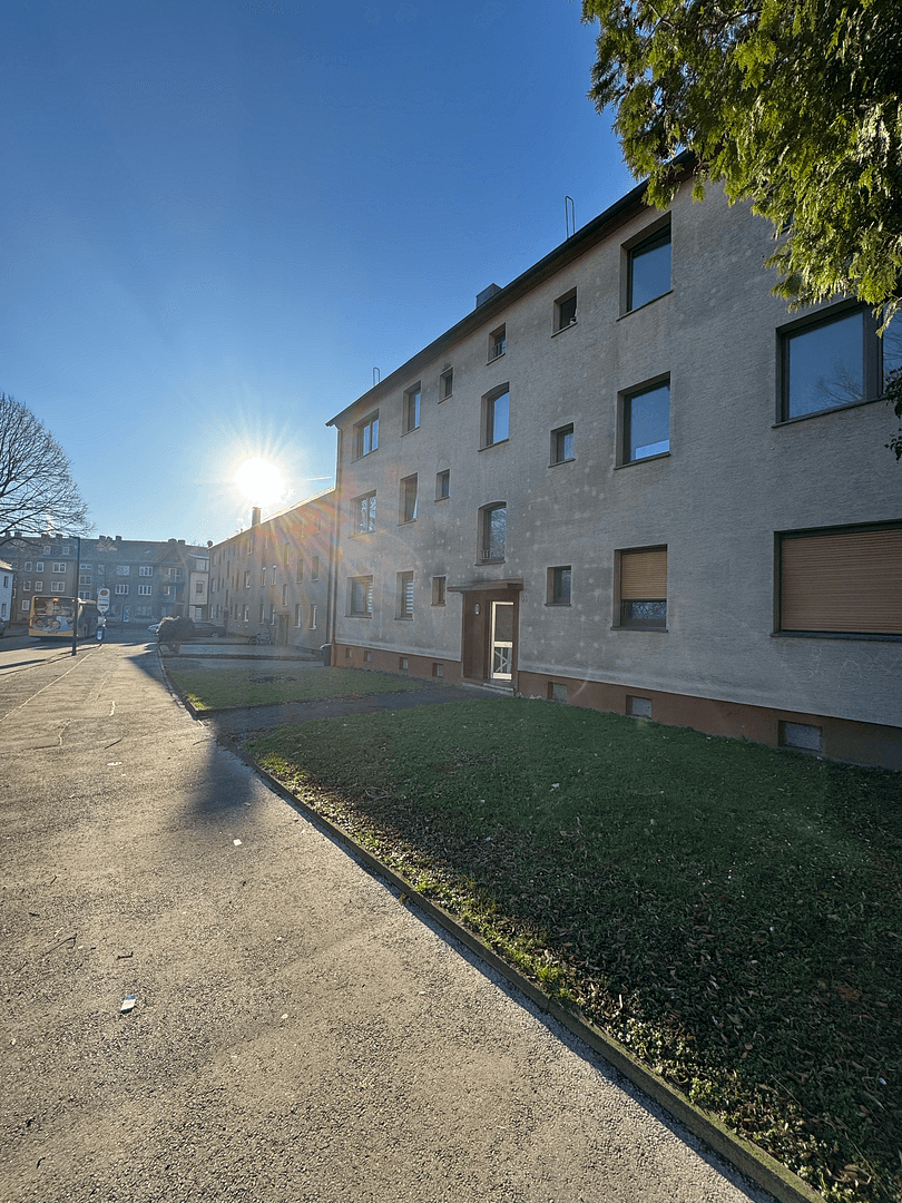Prenájom bytu 1-izbový 43 m², Sutumerfeldstraße 36, Gelsenkirchen, Severné Porýnie - Westfálsko Prenájom bytu 1-izbový 43 m², Sutumerfeldstraße 36, Gelsenkirchen, Severné Porýnie - Westfálsko